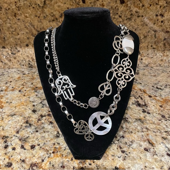 Silvertone chain link charm necklace - Picture 1 of 4